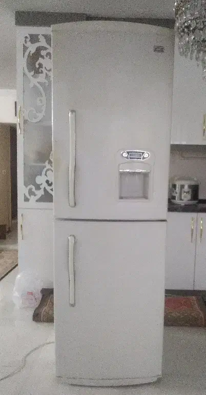 یخچال|یخچال و فریزر|مشهد, صداقیه|دیوار