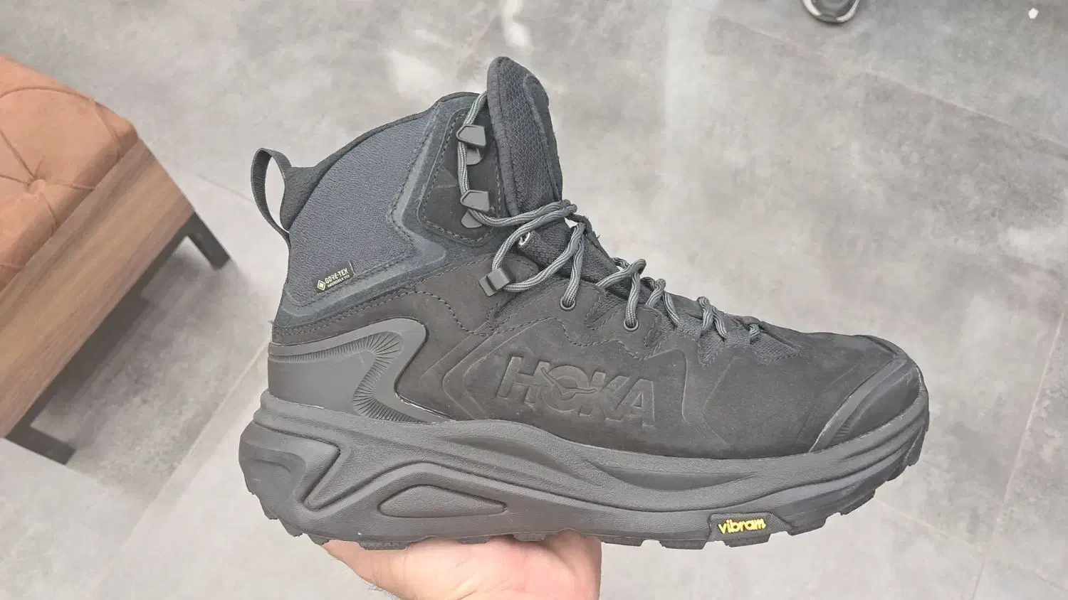 کفش هوکا اصل ویتنام|کیف، کفش، کمربند|ساری, |دیوار
