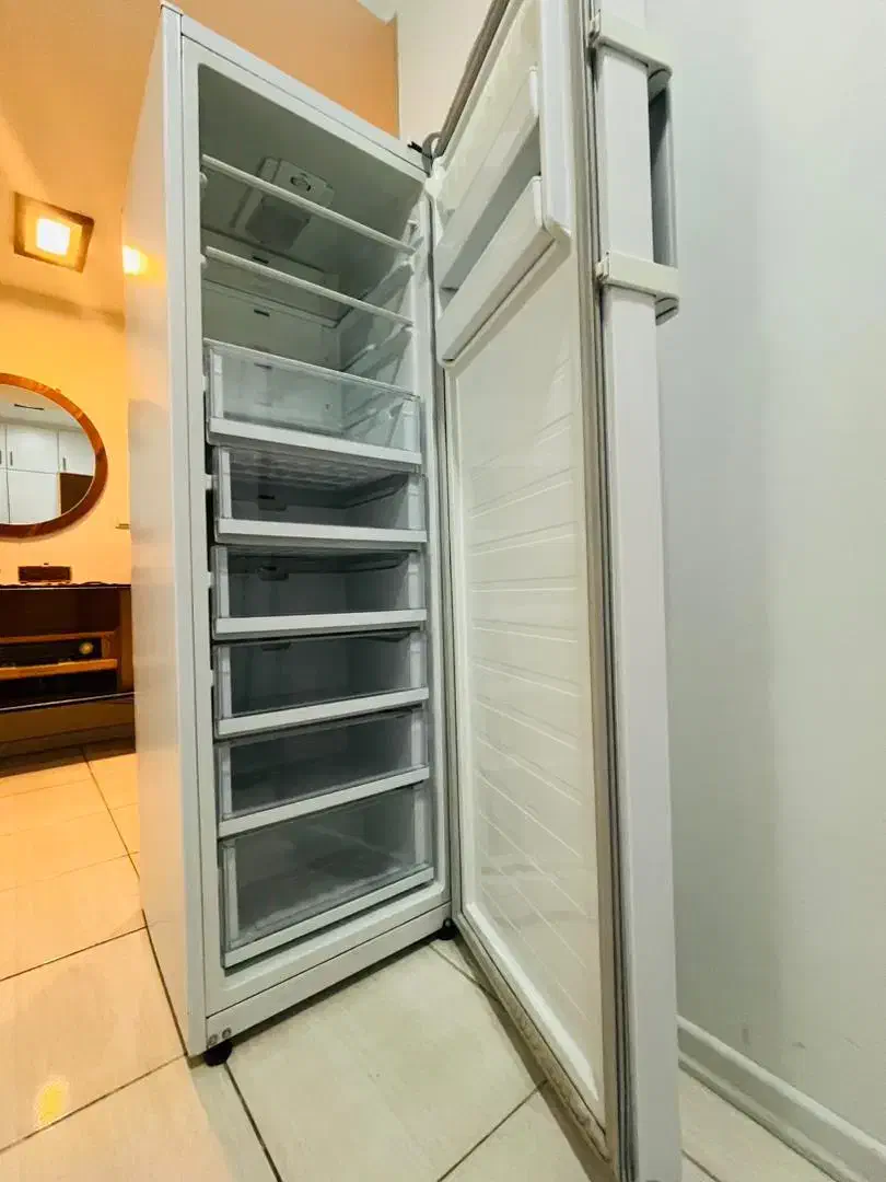 فروش فریزر برند لایف، در حد نو|یخچال و فریزر|شیراز, کوی وحدت|دیوار