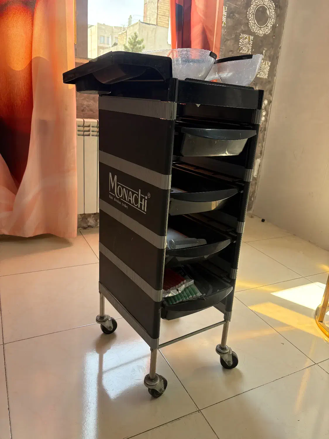 میزناخون|آرایشگاه و سالن‌های زیبایی|مشهد, نیروی هوایی|دیوار