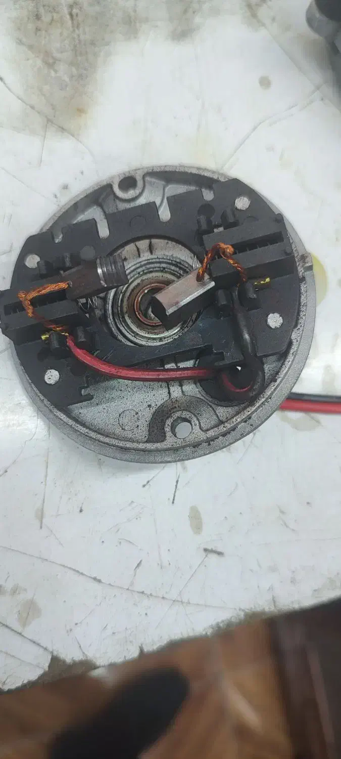 تعمیر و تعویض فیلتر و نصب انواع تصفیه آب|آب‌سردکن و تصفیه آب|اندیشه, اندیشه فاز ۱|دیوار