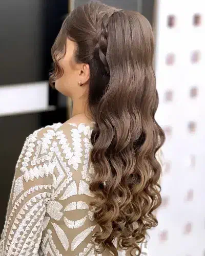 خدمات لاین رنگ و شنیون و اصلآ ابرو صورت انجام میدم|خدمات آرایشگری و زیبایی|بروجرد, |دیوار