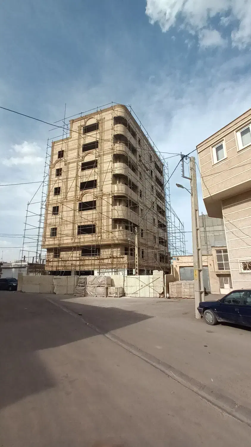 فروش یک واحد آپارتمان درمرکزشهر باموقعیت عالی|فروش آپارتمان|سراب, |دیوار