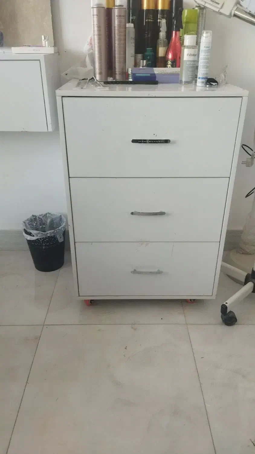 فروش آینه و کنسول کاملا نو|آرایشگاه و سالنهای زیبایی|قیدار, |دیوار