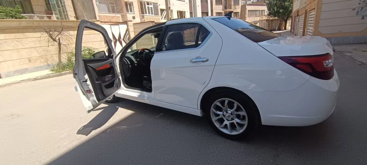 دنا پلاس ۶دنده توربو|خودرو سواری و وانت|همدان, |دیوار