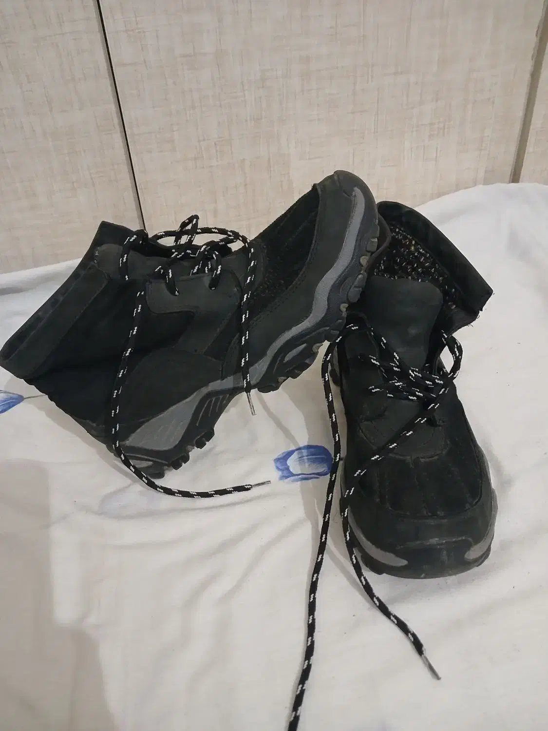 کفش|کیف، کفش، کمربند|زابل, |دیوار