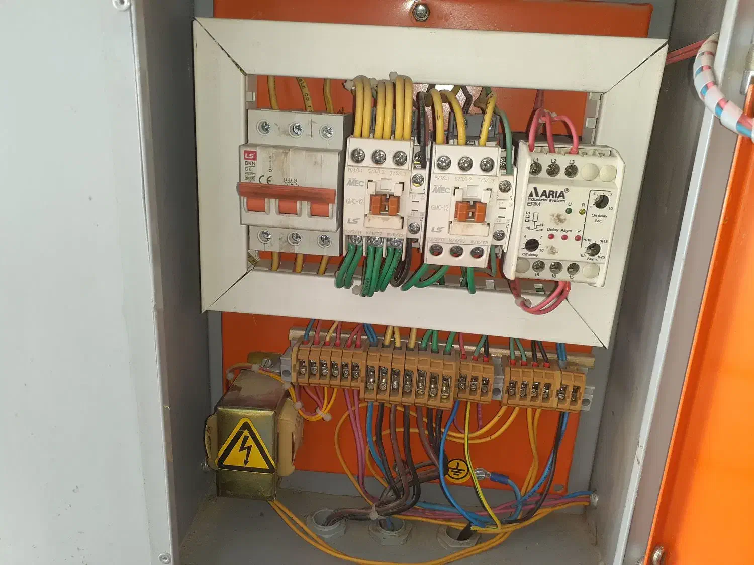 خاموت زن  فولاد برش در حد نو|ماشین‌آلات صنعتی|فولادشهر, سایت صنعتی کاوه|دیوار