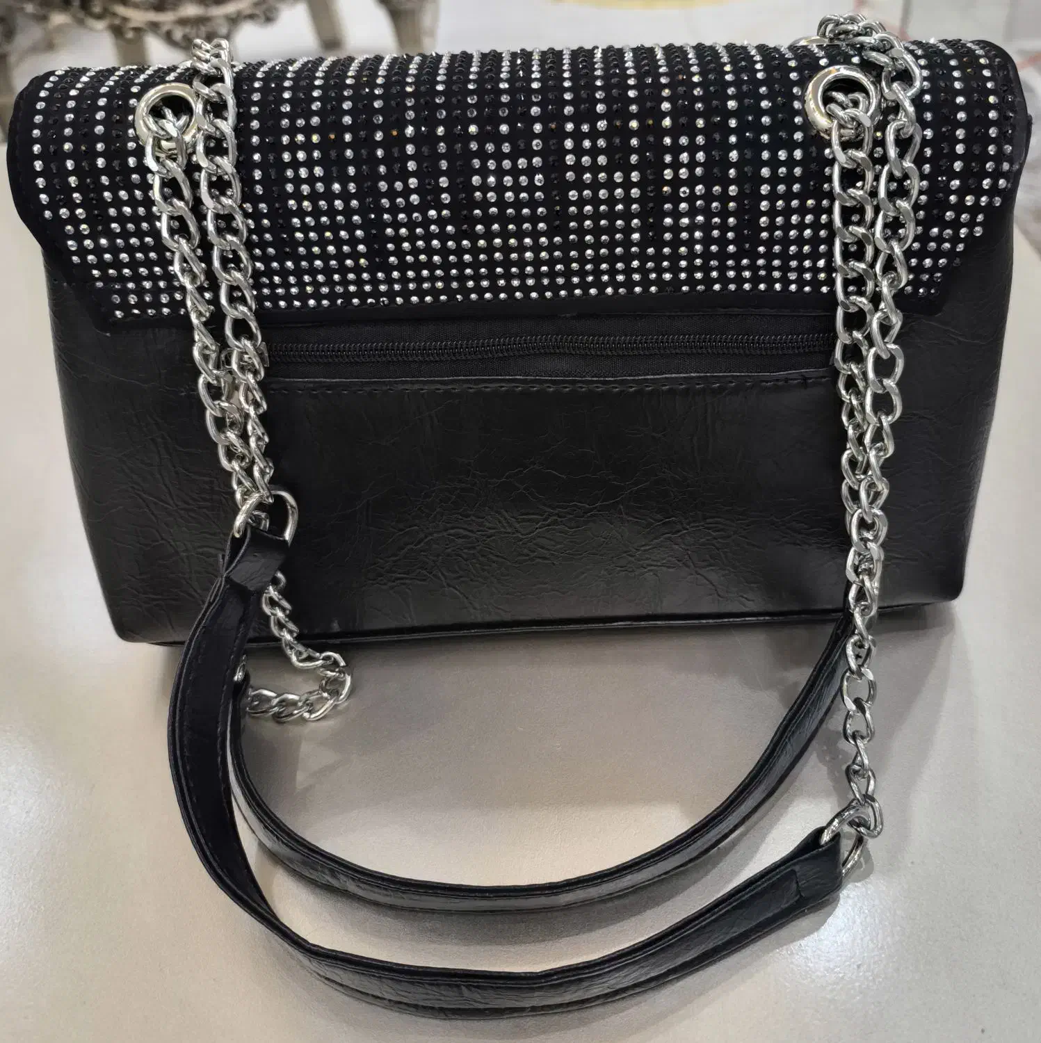 کیف|کیف، کفش، کمربند|دورود, |دیوار