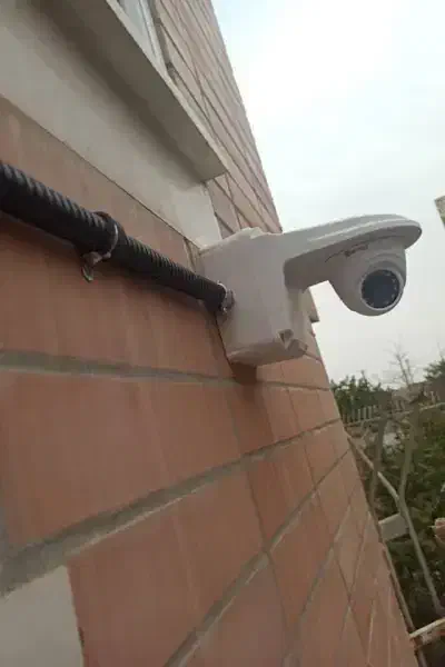 نصب دوربین مداربسته تخصصی|خدمات پیشه و مهارت|تویسرکان, |دیوار