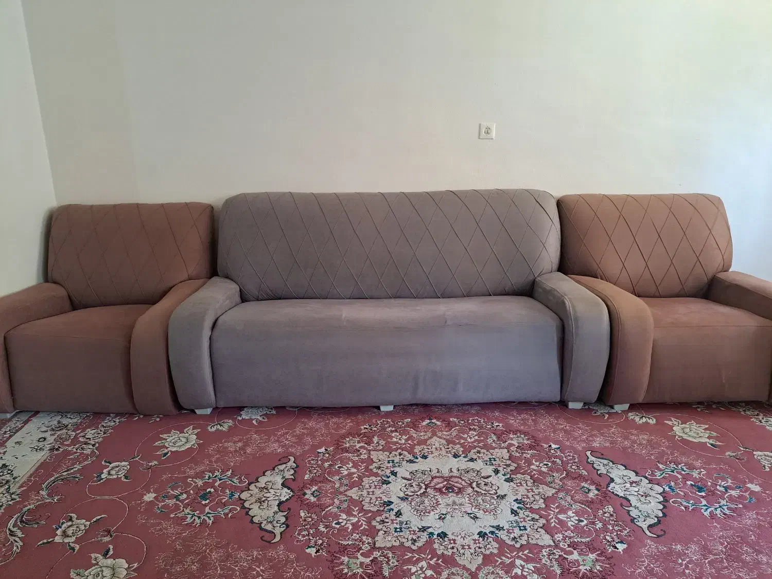 فروش یک دست مبل ۷نفره کارکرده|مبلمان خانگی و میز عسلی|شاهینشهر, فرودگاه هسا|دیوار