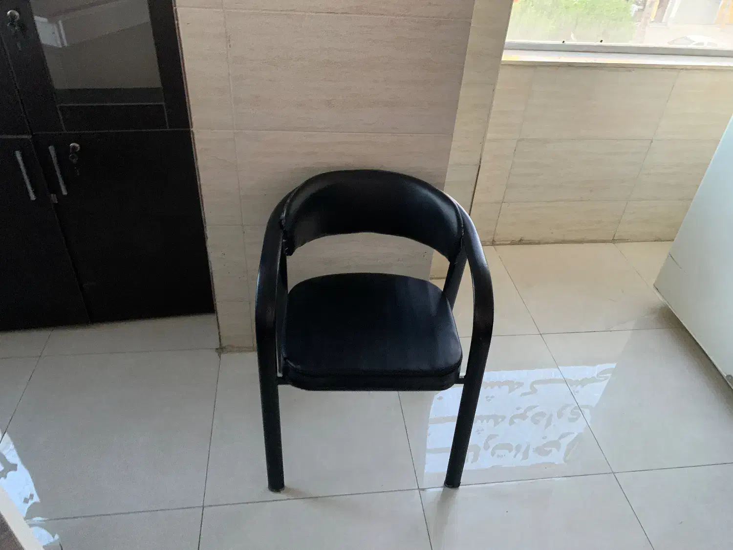 میز و صندلی مدیریت و ارباب رجوع کامل با یخچال|دفتر کار|اهواز, فرهنگ شهر|دیوار