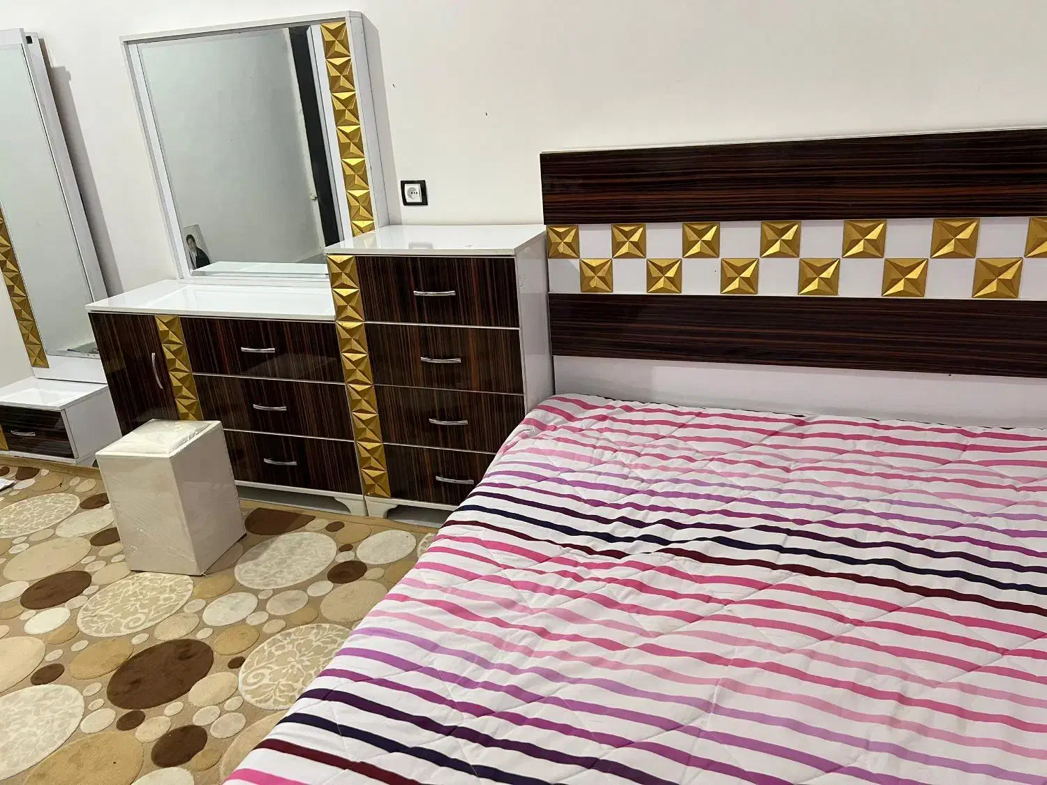 فروش سرویس خواب درحدنو بدون تشک به دلیل کمنودجا|تخت و سرویس خواب|منوجان, |دیوار