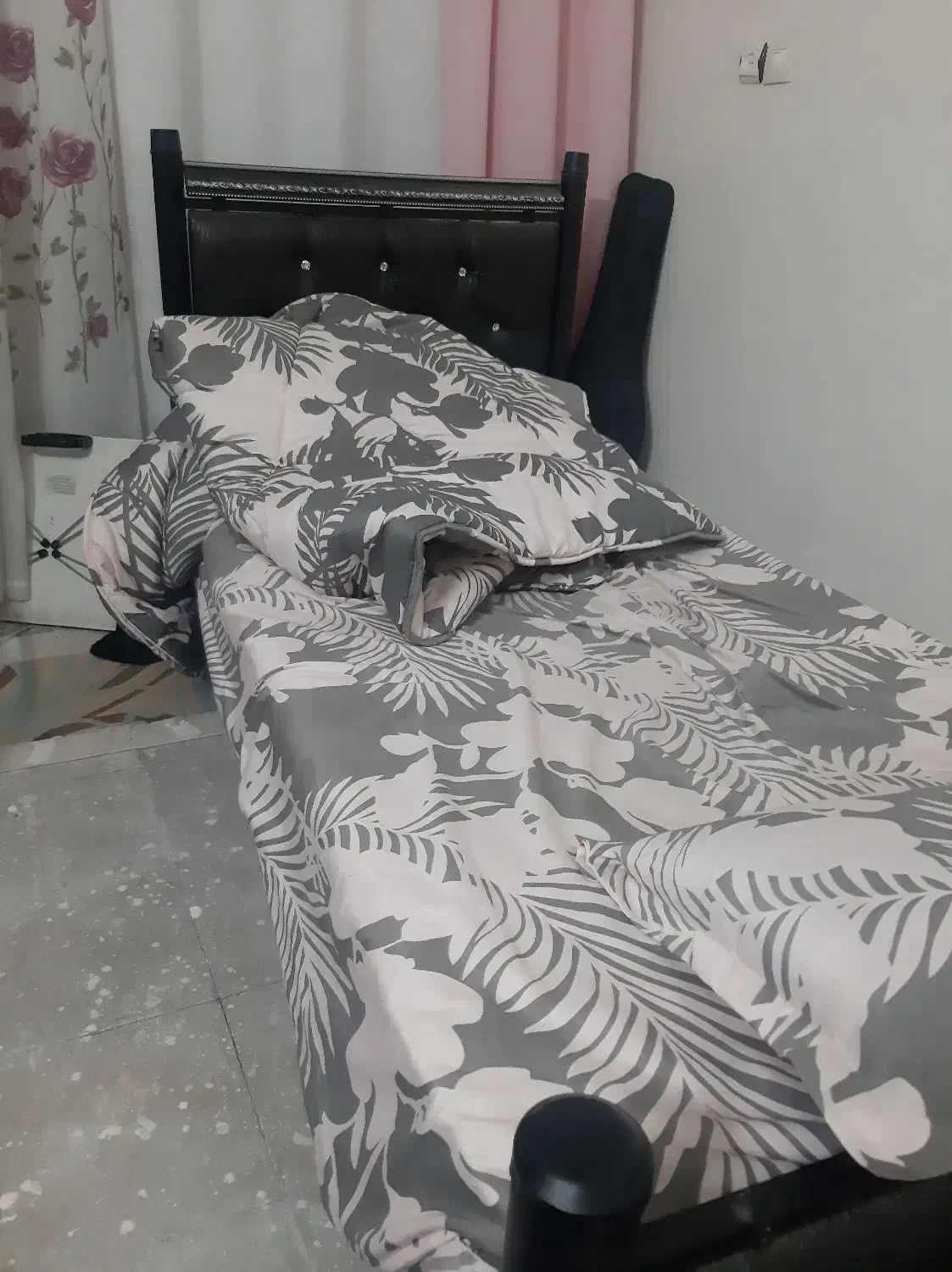 تخت خواب فلزی ۲عدد|تخت و سرویس خواب|کرمان, |دیوار