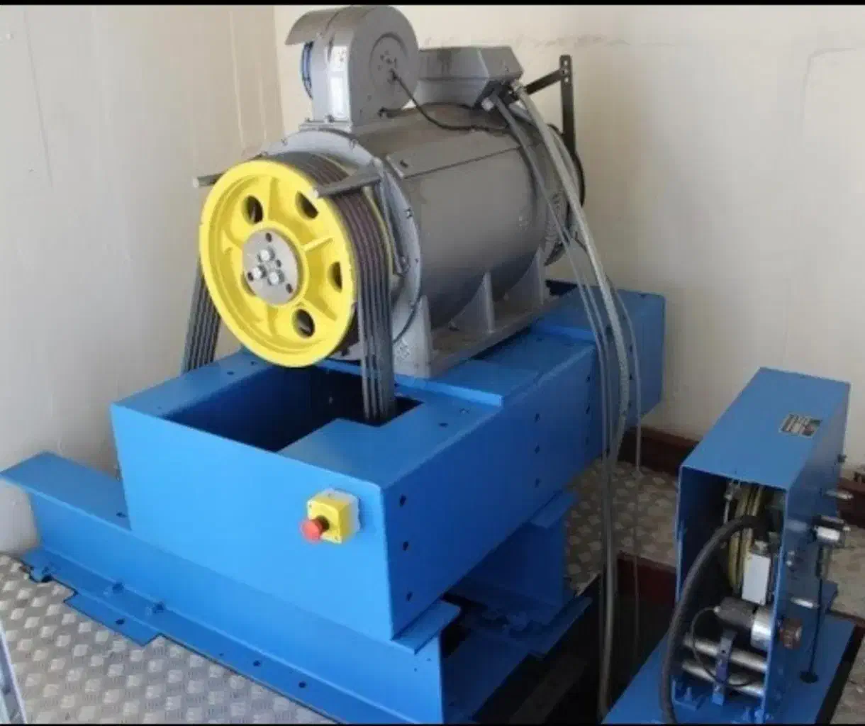 سرویس ، تعمیر و نصب آسانسور با ۱۵ سال تجربه|خدمات پیشه و مهارت|زنجان, |دیوار