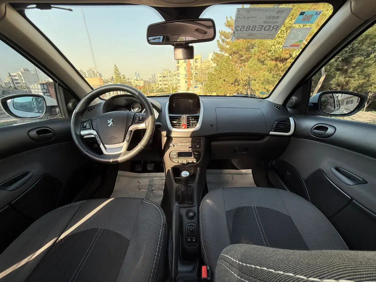 پژو 207i پاناروما TU5 دنده ای- ارتقا سقف شیشه ای|خودرو سواری و وانت|مشهد, چهارچشمه|دیوار
