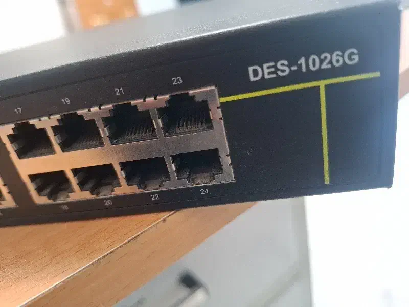 سوئیچ ۲۴ پورت دیلینک|مودم و تجهیزات شبکه|سنندج, |دیوار