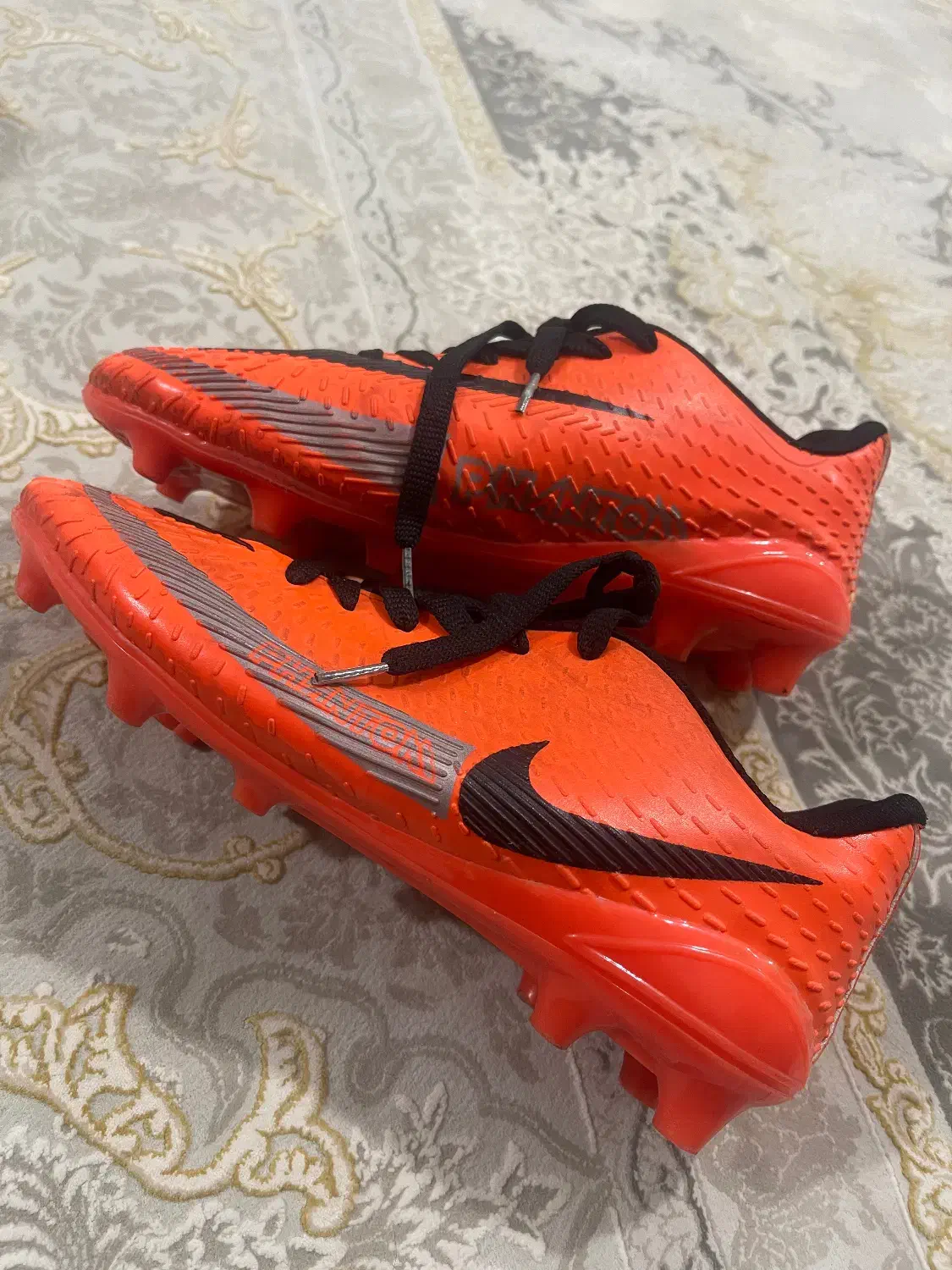 کفش چمن|کیف، کفش، کمربند|نیشابور, فضل|دیوار