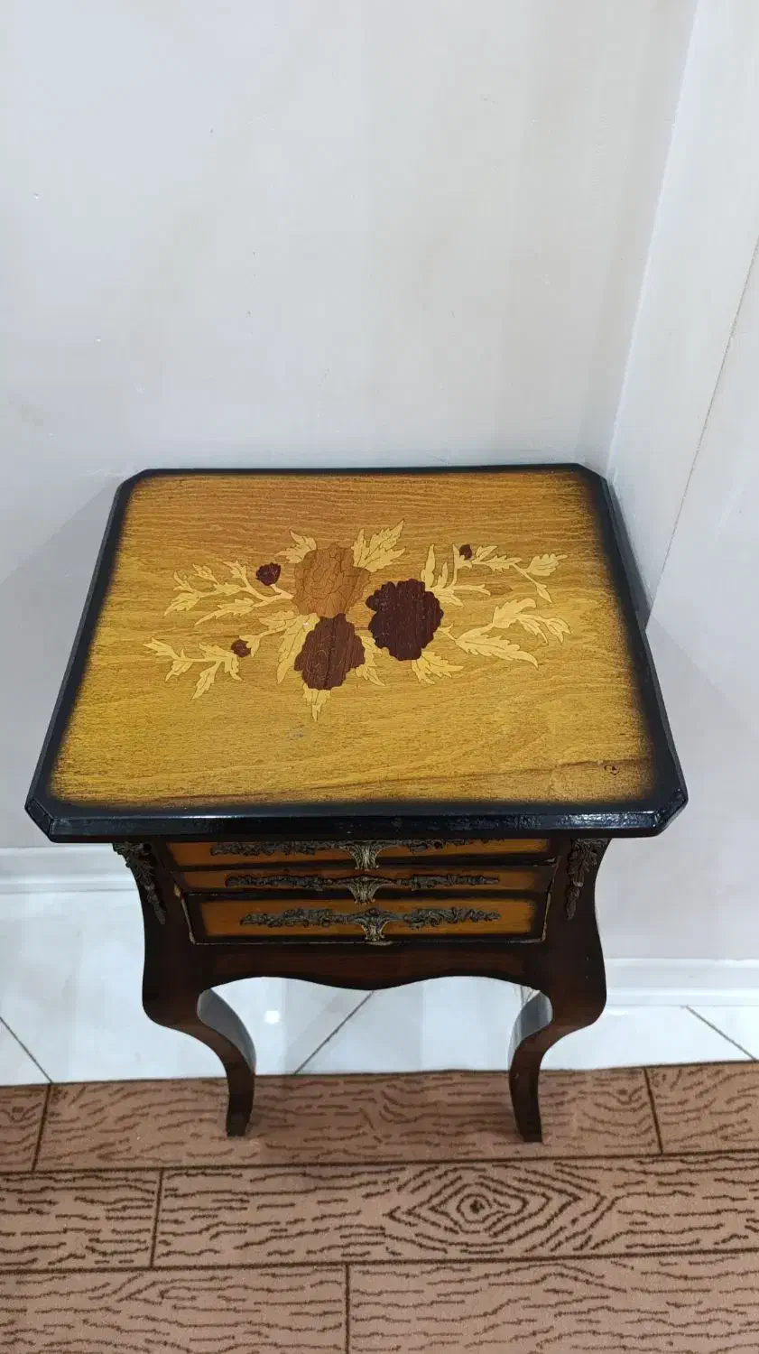 میز تلفن|میز تلفن|مشهد, حضرت حجت|دیوار