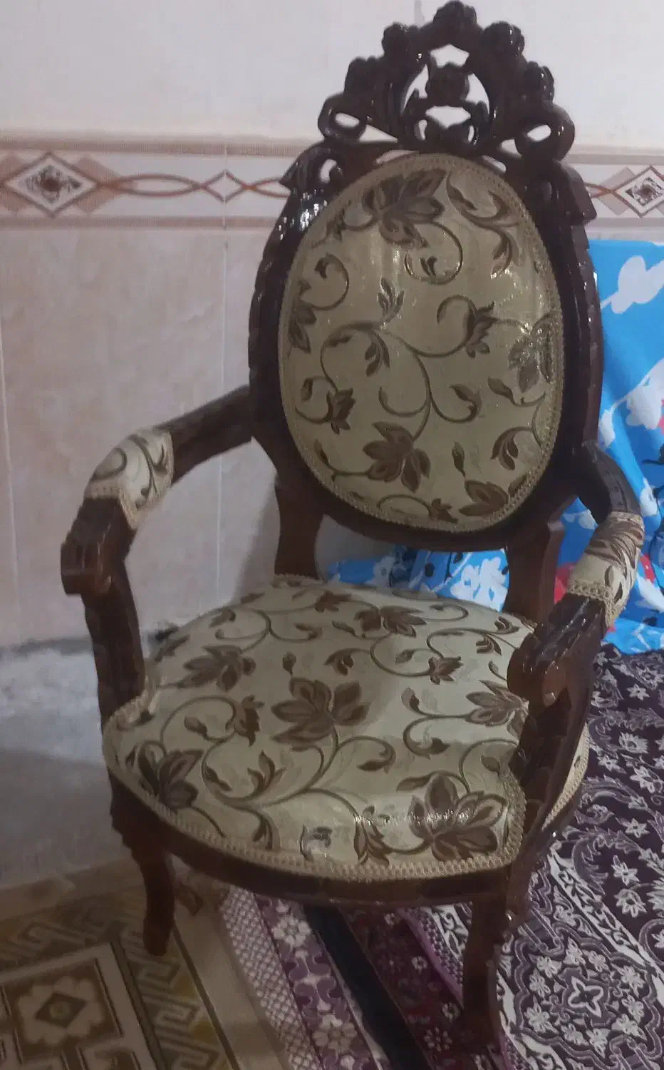 مبل سلطنتی|مبلمان خانگی و میز عسلی|شیروان (لرستان), |دیوار