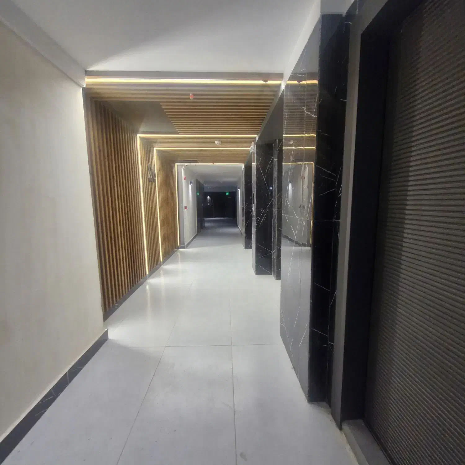 ۱۶۰ متر ۳ خواب طبقات بالا مرواریدشهربلوار زحمتکش