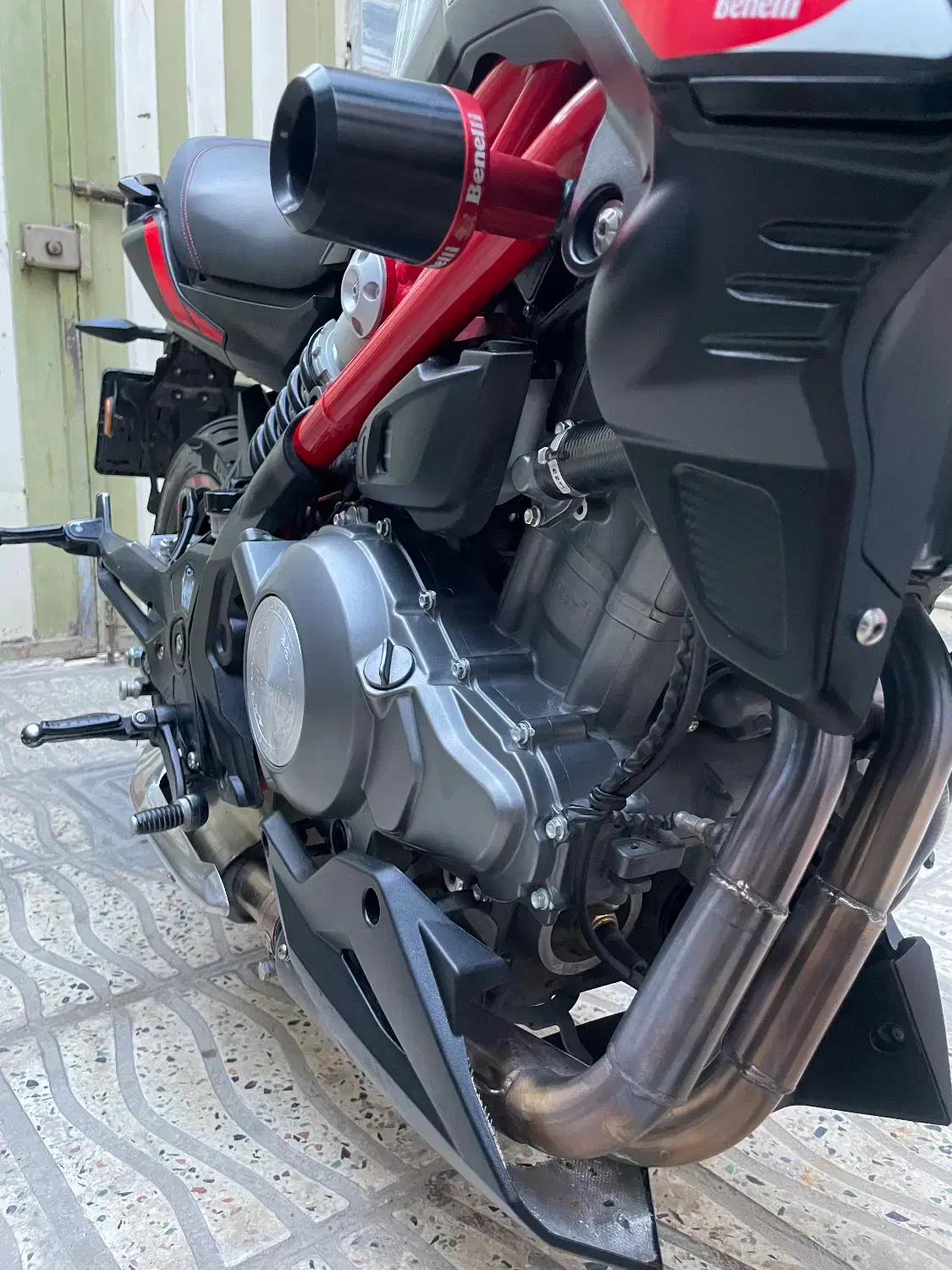 بنلی جفت سیلندر|موتورسیکلت|بروجرد, |دیوار