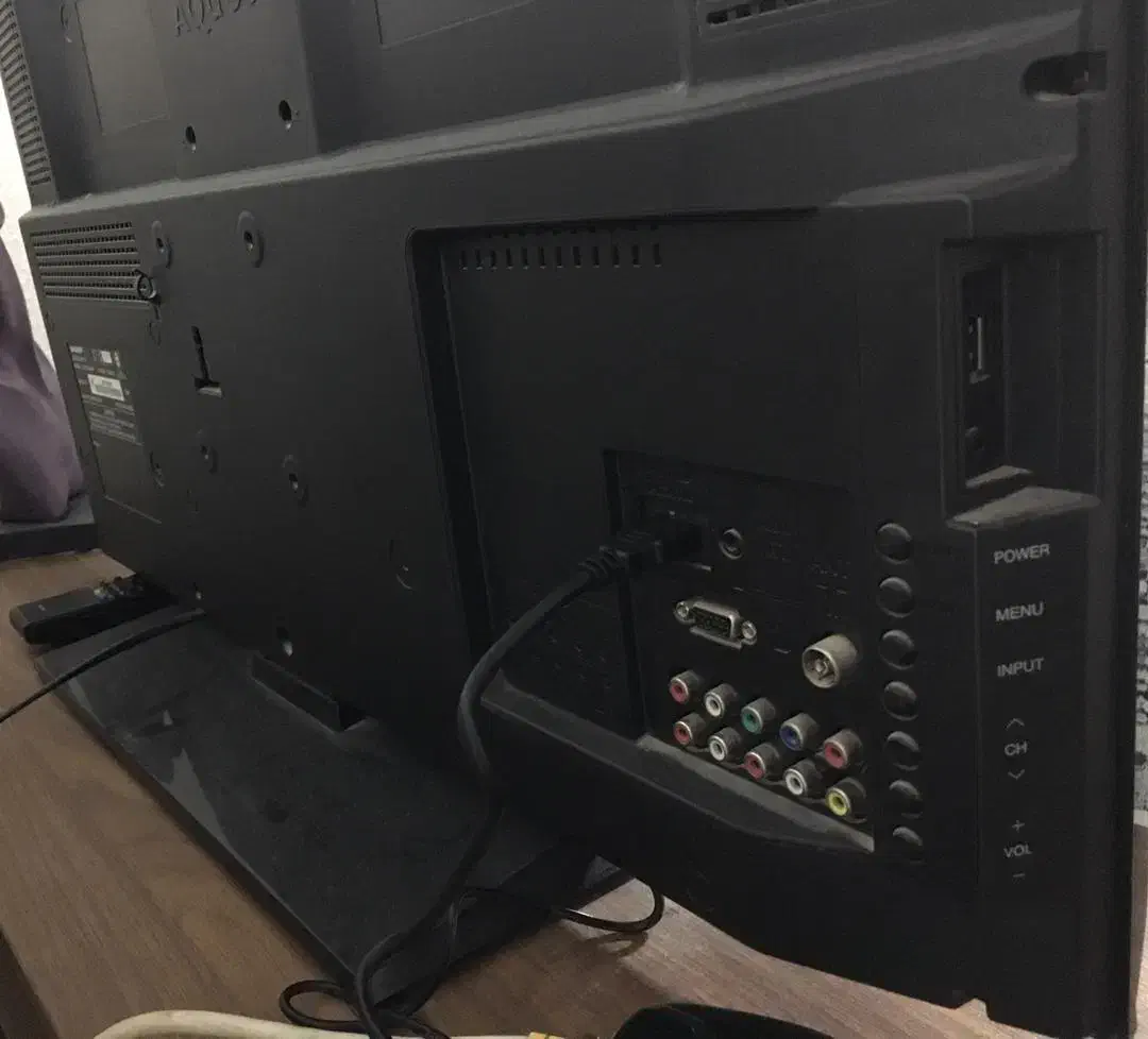 ۳۲ اینچ شارپ|تلویزیون و پروژکتور|شاهینشهر, حافظ جنوبی|دیوار