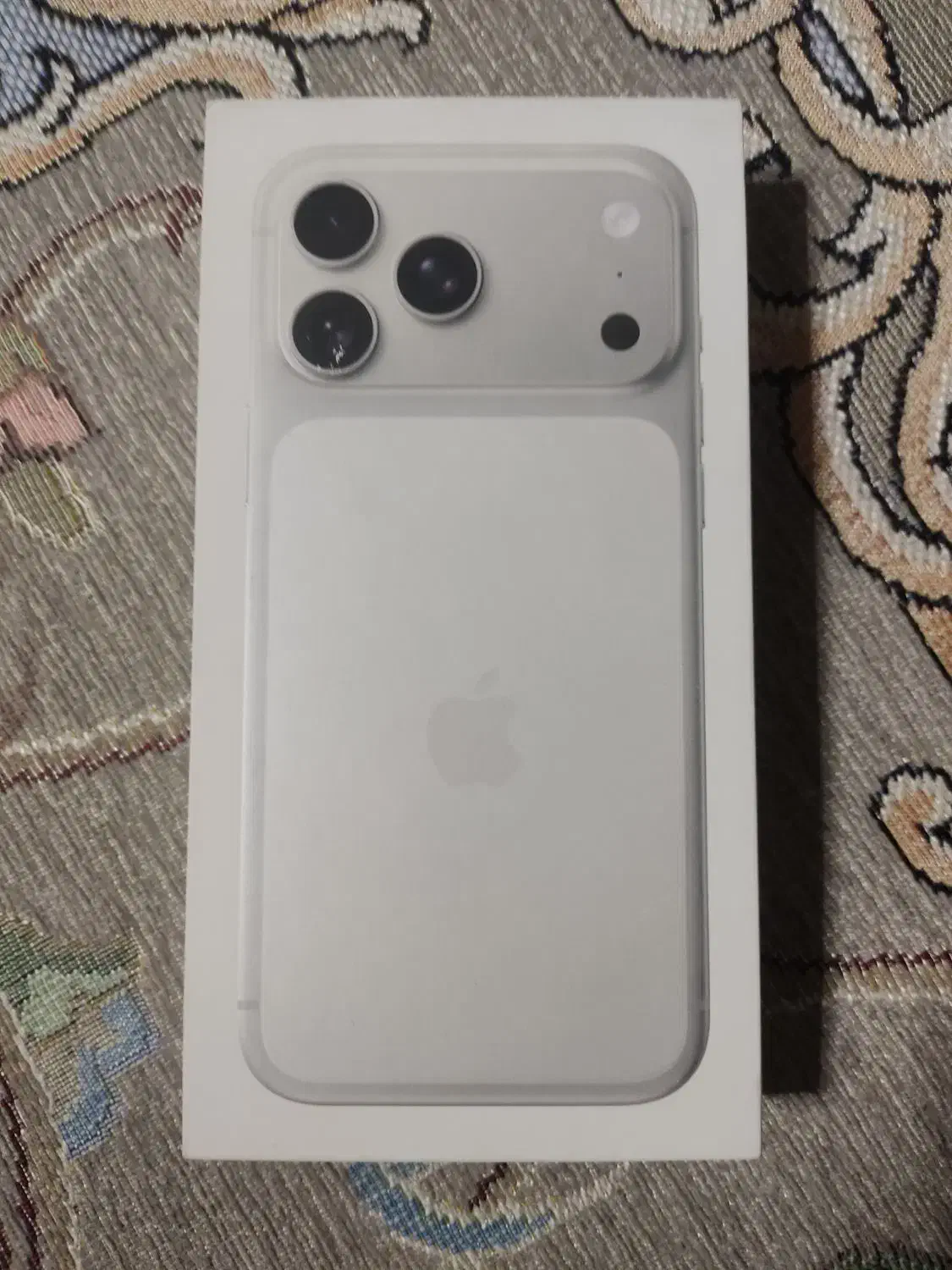 ۱۷ پرو مکس|موبایل|تهران, قناتکوثر|دیوار