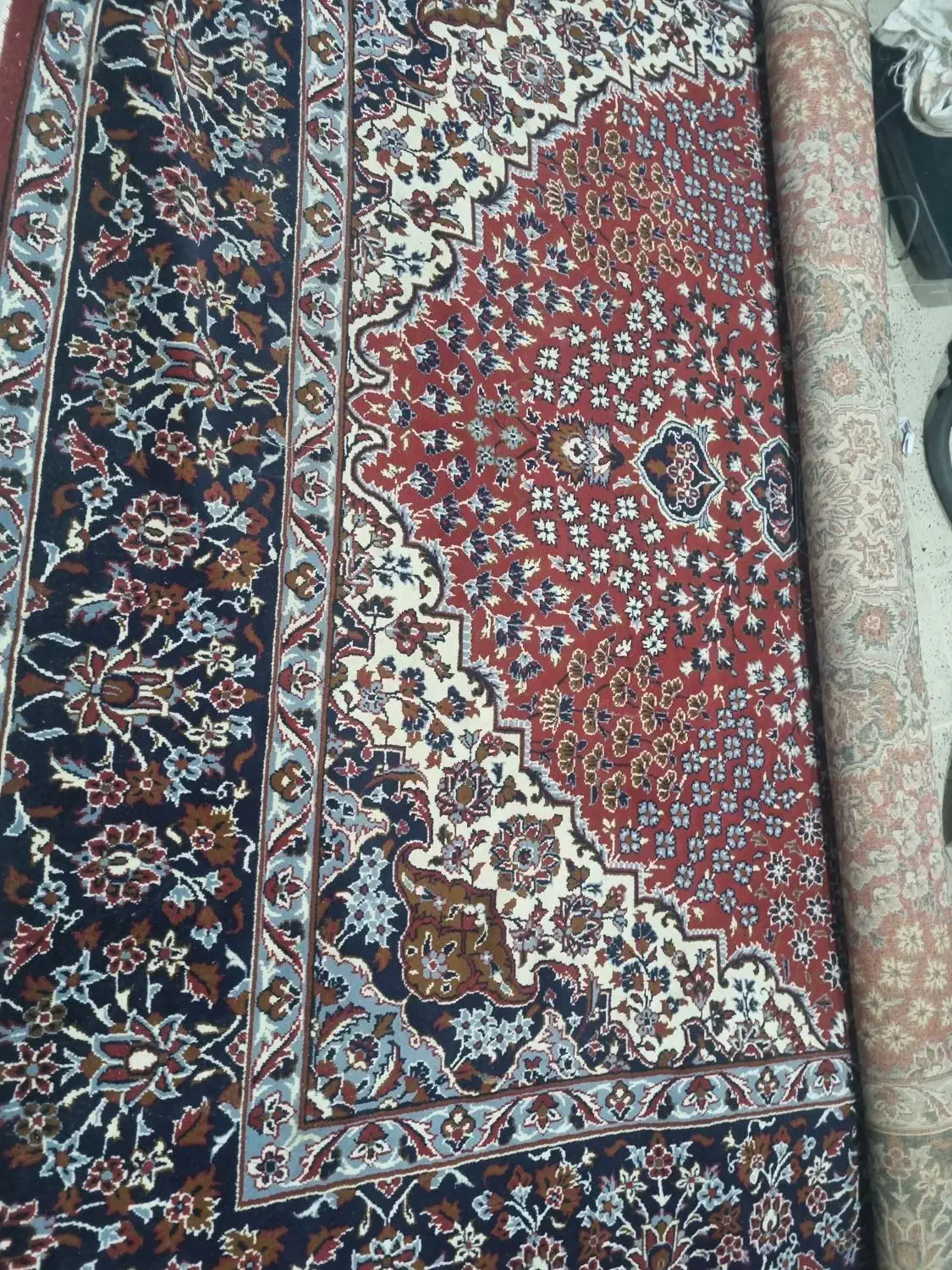 فرش کارکرده برا خانه باغ|فرش|ایلام, |دیوار