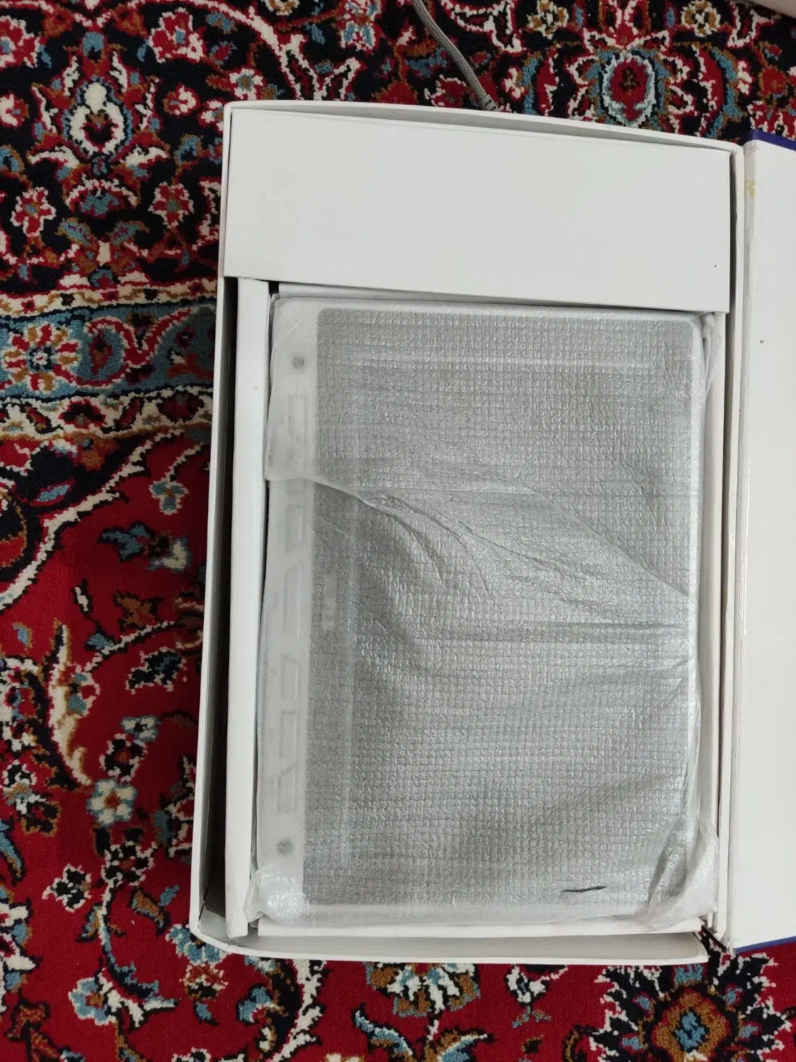 تلوزیون|تلویزیون و پروژکتور|شاهین‌شهر, اقبال لاهوری|دیوار