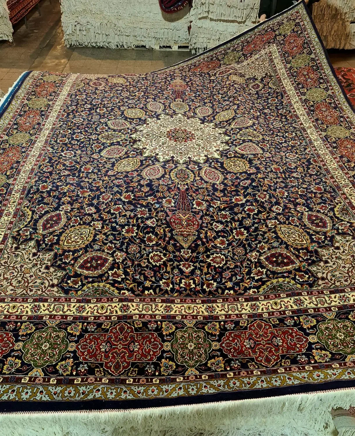 خرید فرش های کهنه و دست دوم از منزل شما|فرش|تبریز, |دیوار