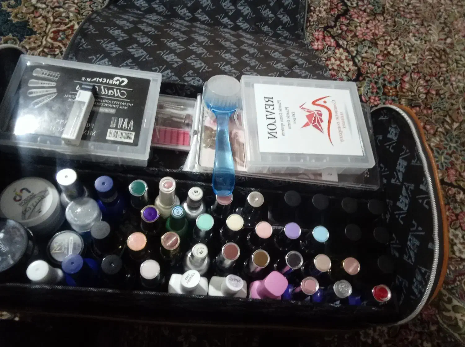 وسایل ناخن|آرایشگاه و سالن‌های زیبایی|یاسوج, |دیوار