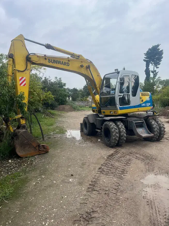 بیل لاستیکی سانوارد|خودرو سنگین|تهران, آبشار تهران (دریاچه)|دیوار