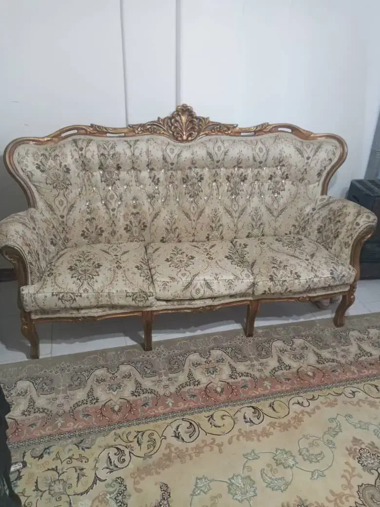 مبل سلطنتی 9 نفره|مبلمان خانگی و میز عسلی|لاهیجان, کوی زمانی|دیوار