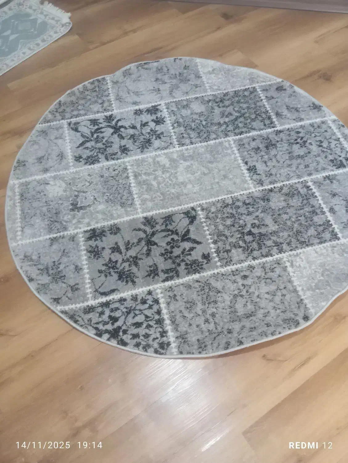 فرش 3 متری گرد یک و نیم در یک و نیم|فرش|فردیس, شهرک وحدت|دیوار