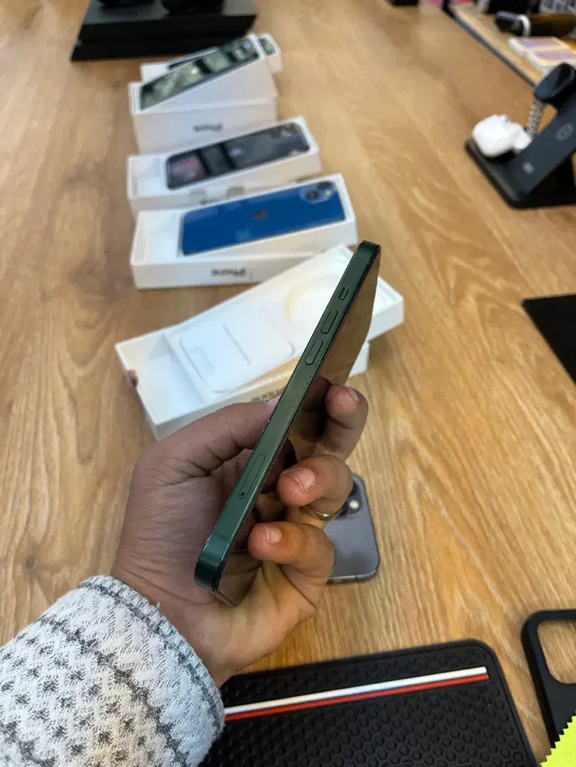 13 نرمال|موبایل|قائن, |دیوار