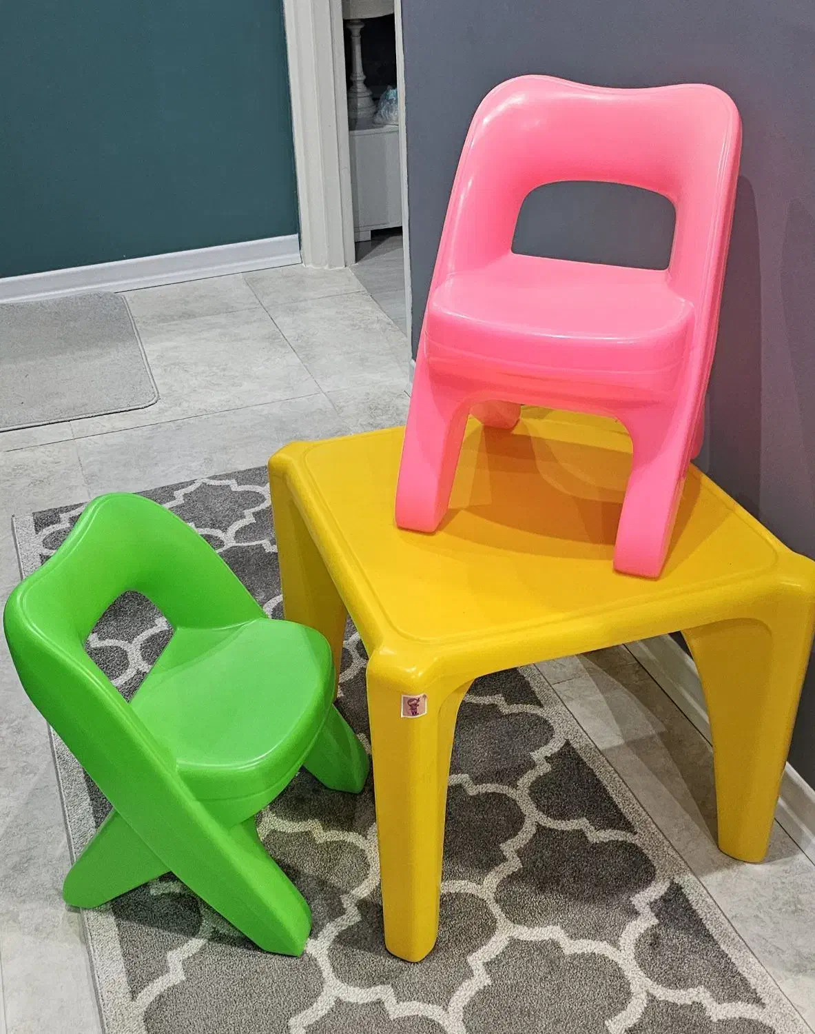 میز و صندلی کودک|اسباب و اثاث بچه|بوشهر, |دیوار