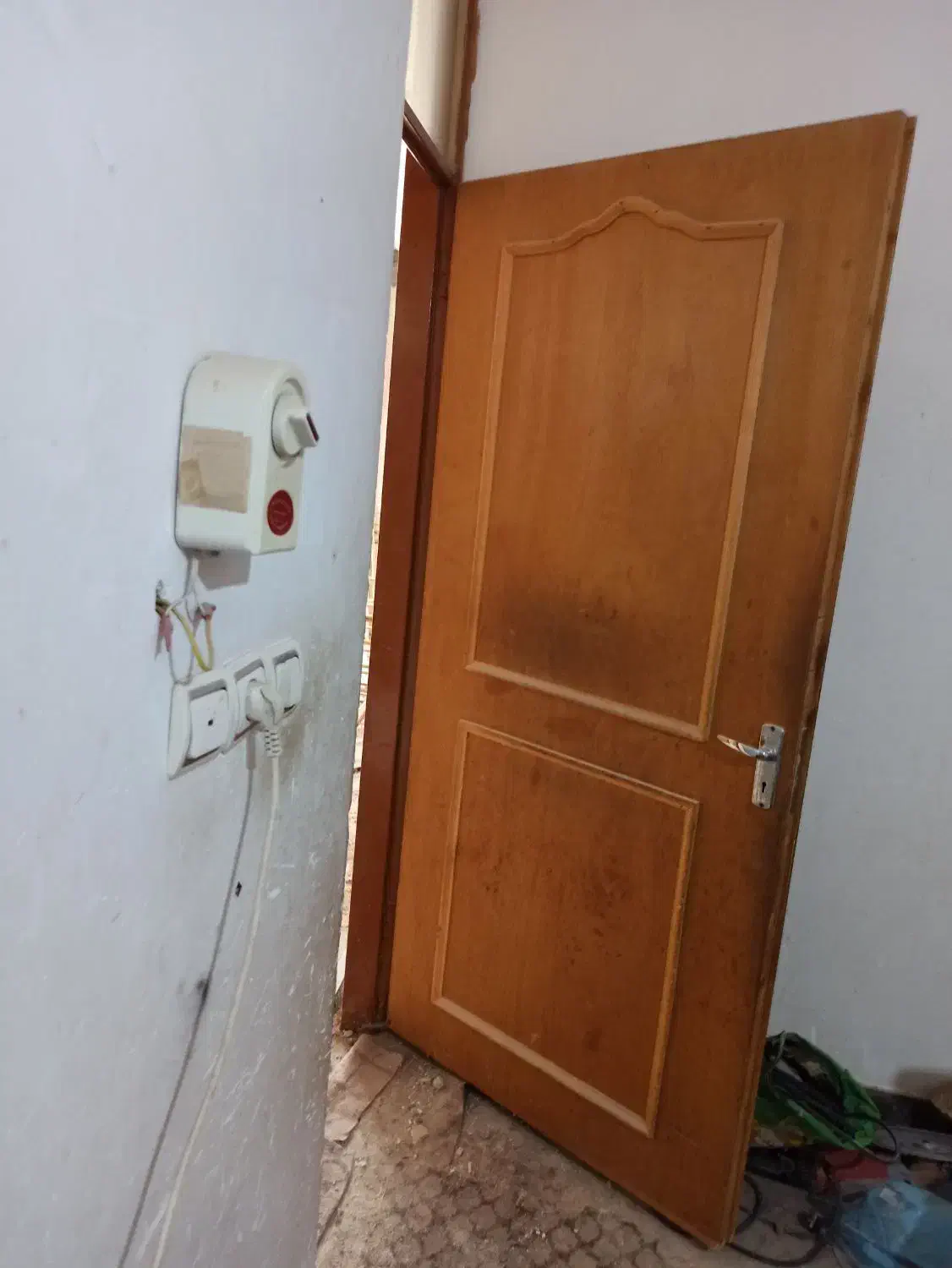 درب چوبی|مصالح و تجهیزات ساختمان|خرمشهر, |دیوار