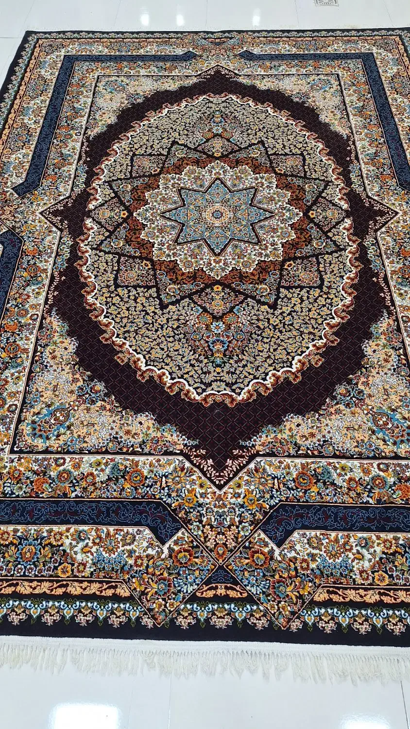 دو تخته فرش9متری700شانه سرمه‌ای رنگ|فرش|ایلام, |دیوار