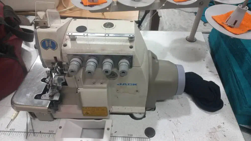 راسته سرخود ۳ عدد و چرخ زیگزال ۴ نخ دو عدد|چرخ خیاطی و ریسندگی|ارومیه, |دیوار