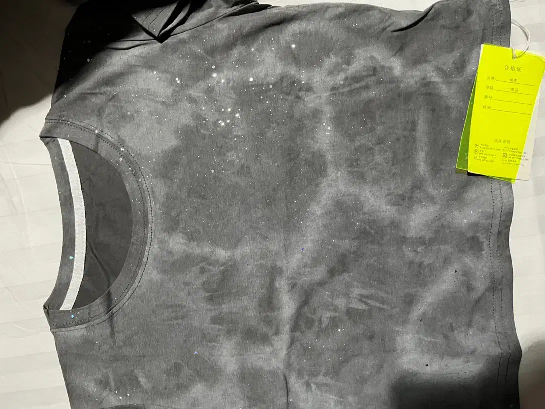 کراپ دخترانه|لباس|رشت, گلباغ نماز|دیوار