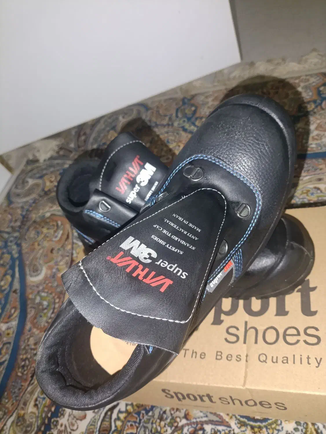 کفش ایمنی کوه نوردی|کیف، کفش، کمربند|رباط‌کریم, رباط‌کریم|دیوار