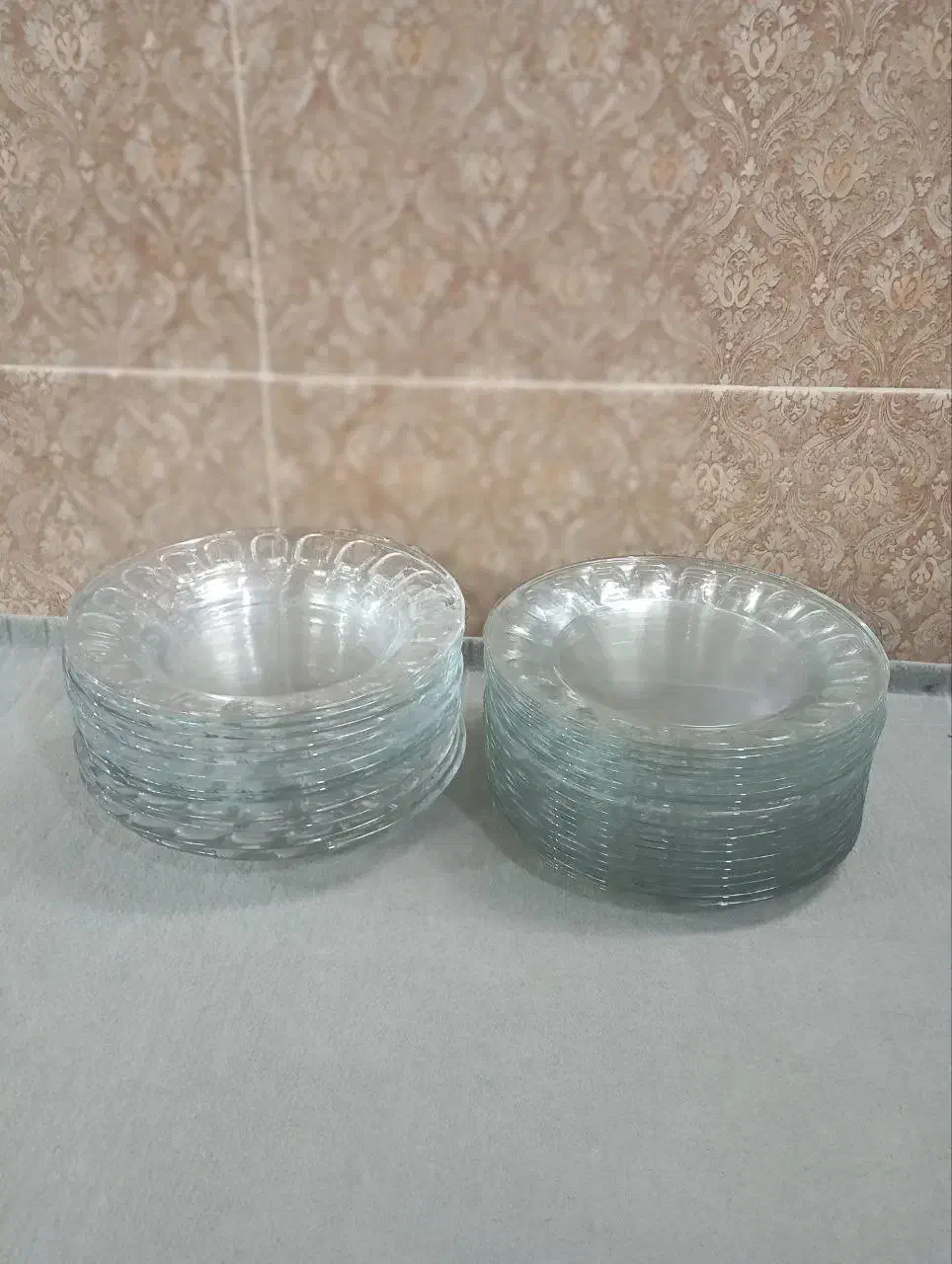 بشقاب انگشتی|ظروف سرو و پذیرایی|قم, قلعه کامکار|دیوار