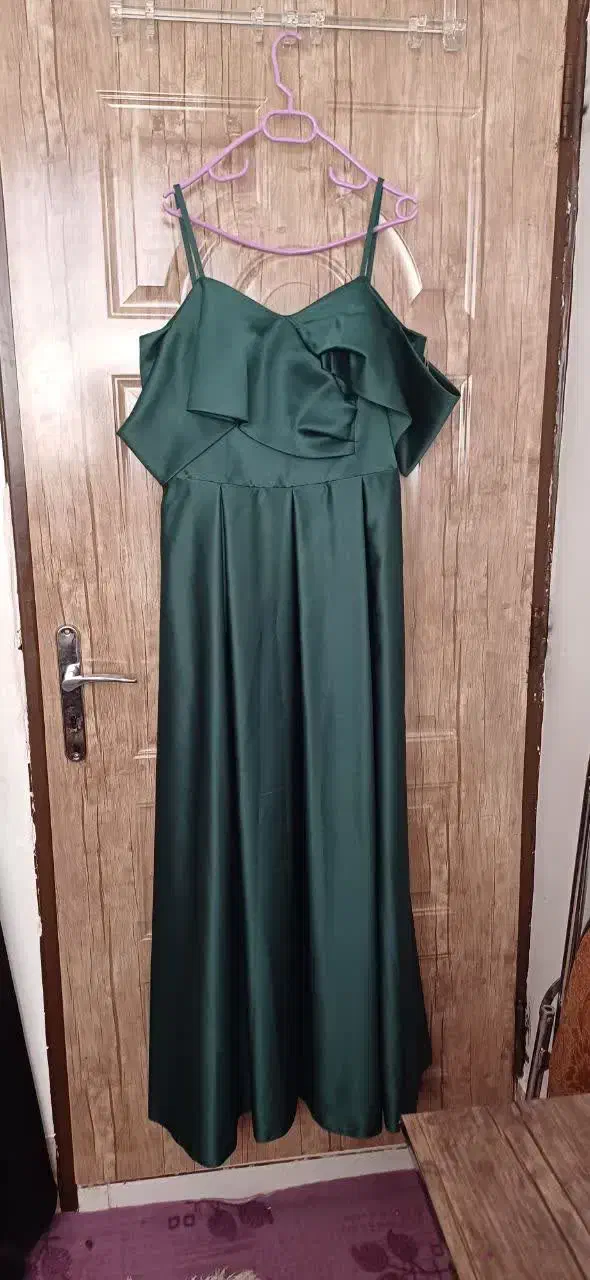 لباس مجلسی/ساتن/بلند|لباس|قم, ولیعصر|دیوار