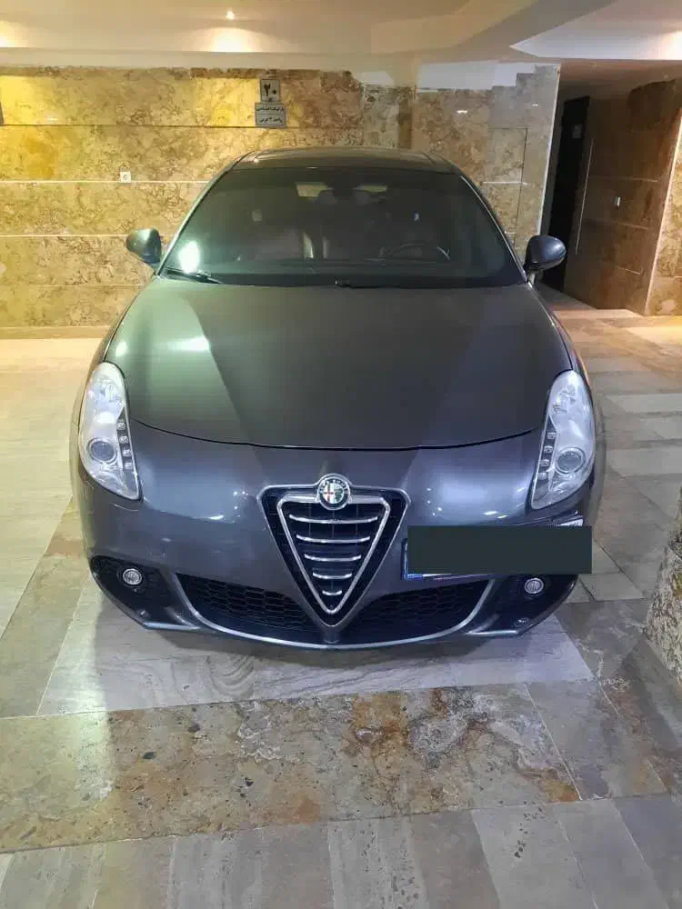 الفارومئو جولیتا مدل 2012 مشابه صفر کیلومتر|خودرو سواری و وانت|تهران, امانیه|دیوار