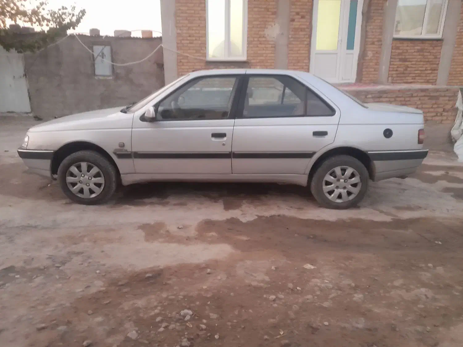 پژو ۴۰۵ جی ال ایکس مدل ۹۰|خودرو سواری و وانت|بران, |دیوار