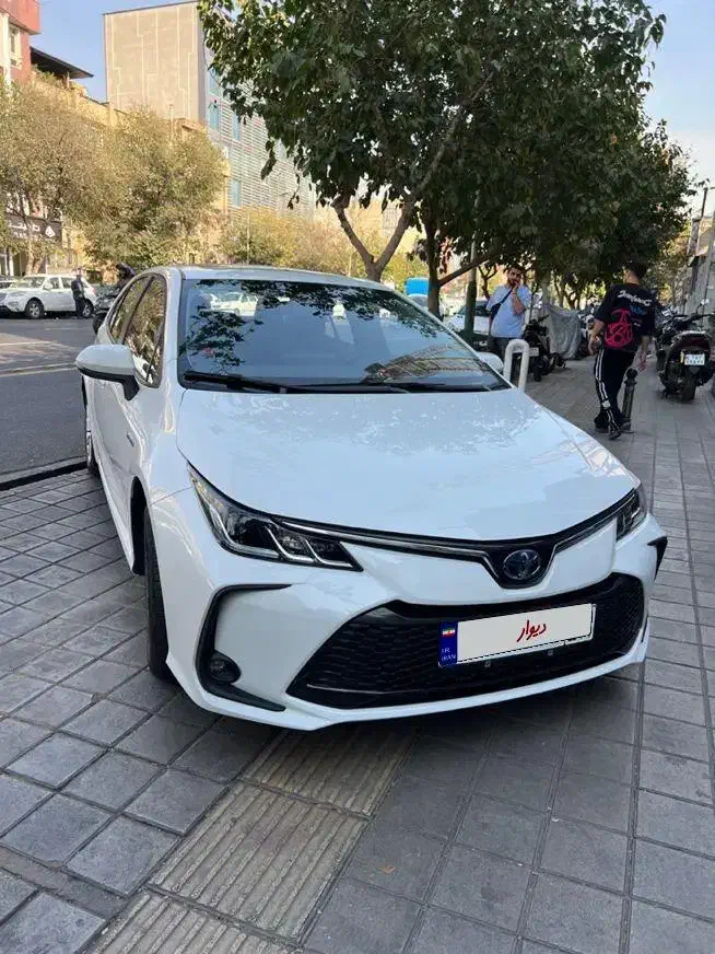 کرولا ۱۸۰۰ هیبرید با پلاک|خودرو سواری و وانت|تهران, عباسآباد|دیوار