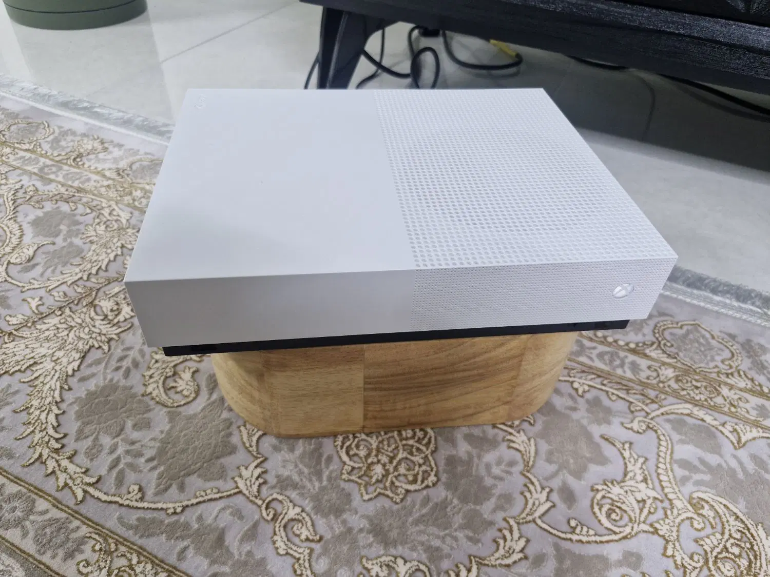 (XBOX ONE S (1TB|کنسول، بازی ویدئویی و آنلاین|شیراز, زند|دیوار