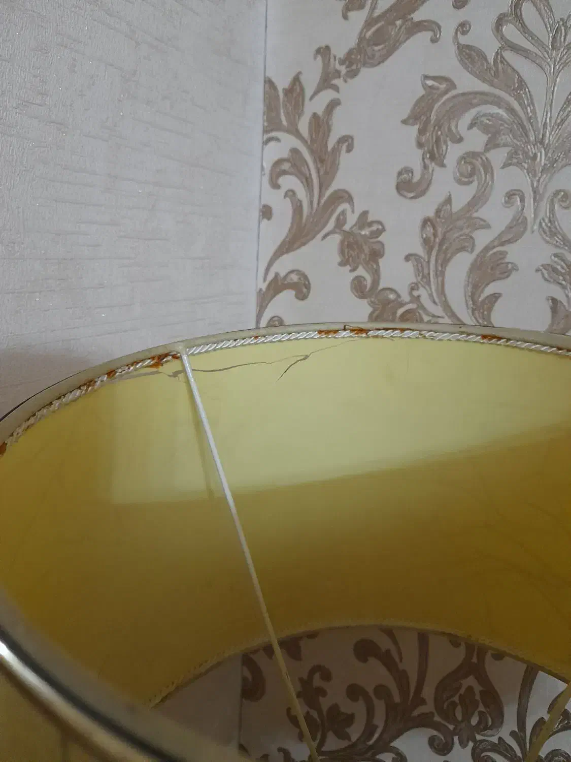 آباژور همراه میز|چراغ خواب و آباژور|مشکیندشت, |دیوار