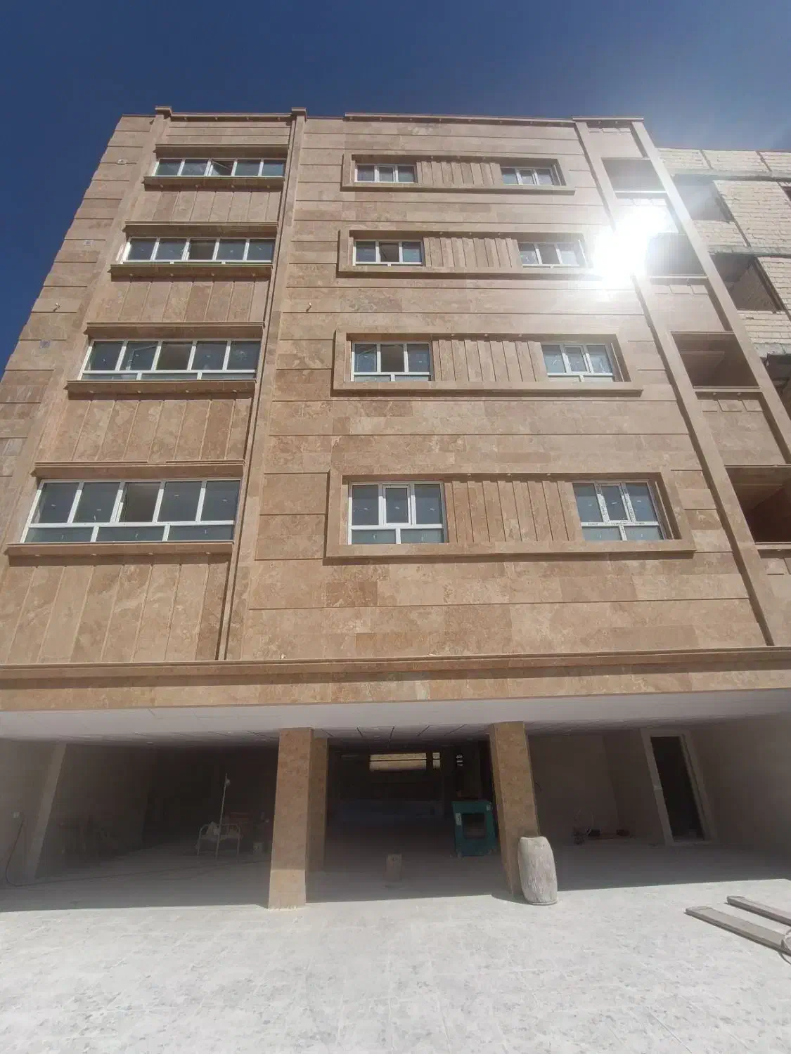 تولیدی و نصب درب و پنجره دوجداره|مصالح و تجهیزات ساختمان|کازرون, |دیوار