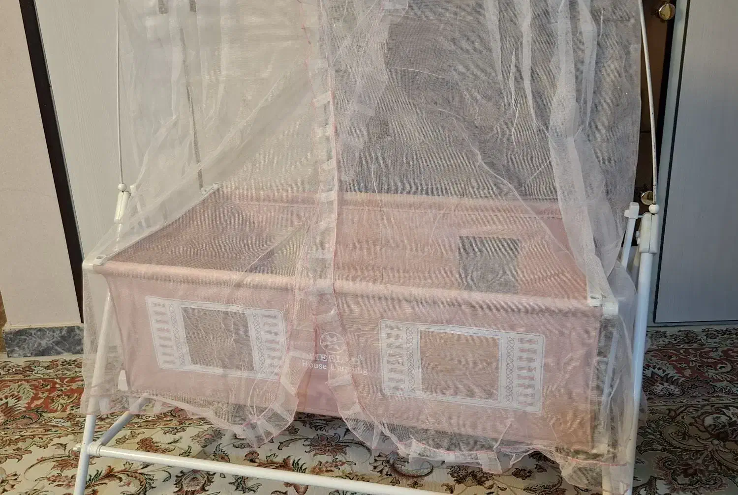 تخت کودک گهواره ای|تخت و صندلی بچه|بروجرد, |دیوار